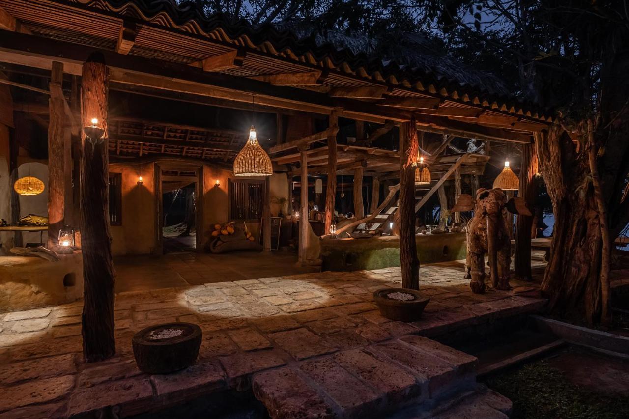 Banyan Camp Villa Hambegamuwa Exterior photo