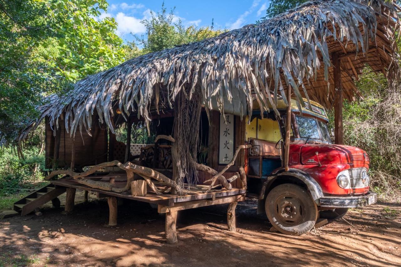 Banyan Camp Villa Hambegamuwa Exterior photo