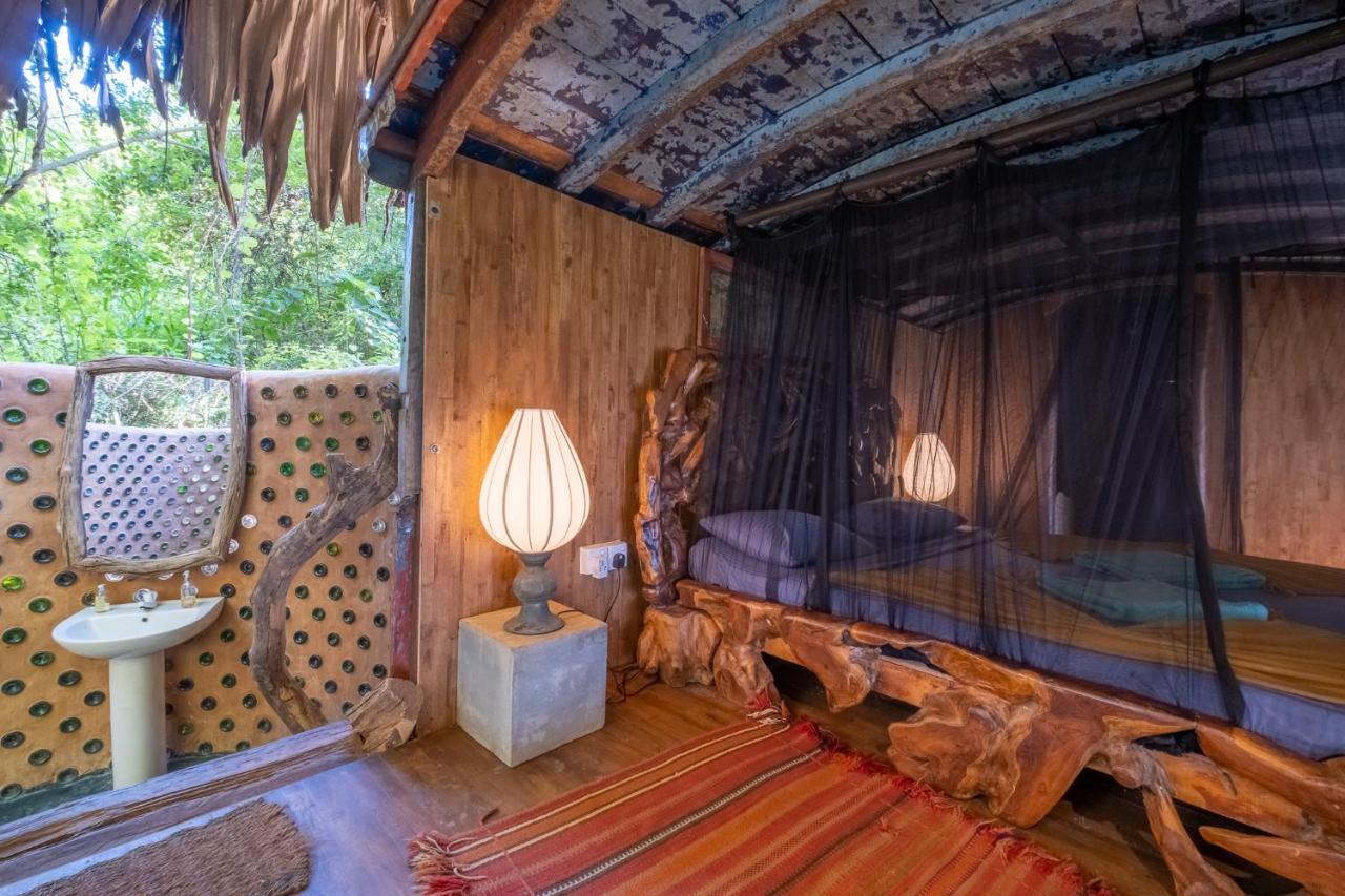 Banyan Camp Villa Hambegamuwa Exterior photo