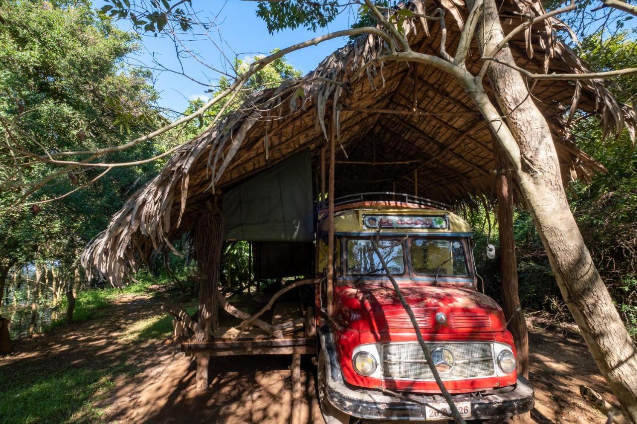Banyan Camp Villa Hambegamuwa Exterior photo