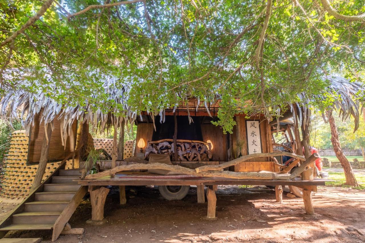 Banyan Camp Villa Hambegamuwa Exterior photo