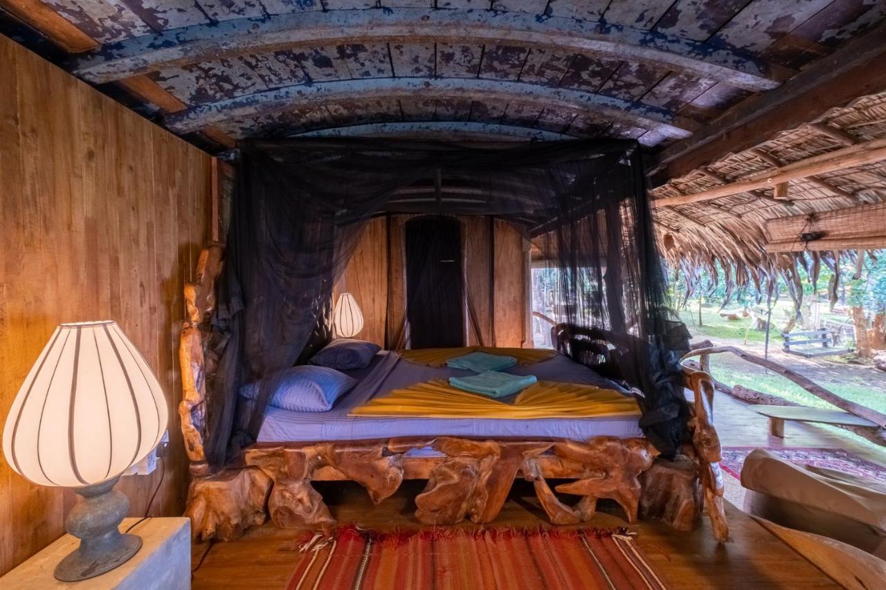Banyan Camp Villa Hambegamuwa Exterior photo