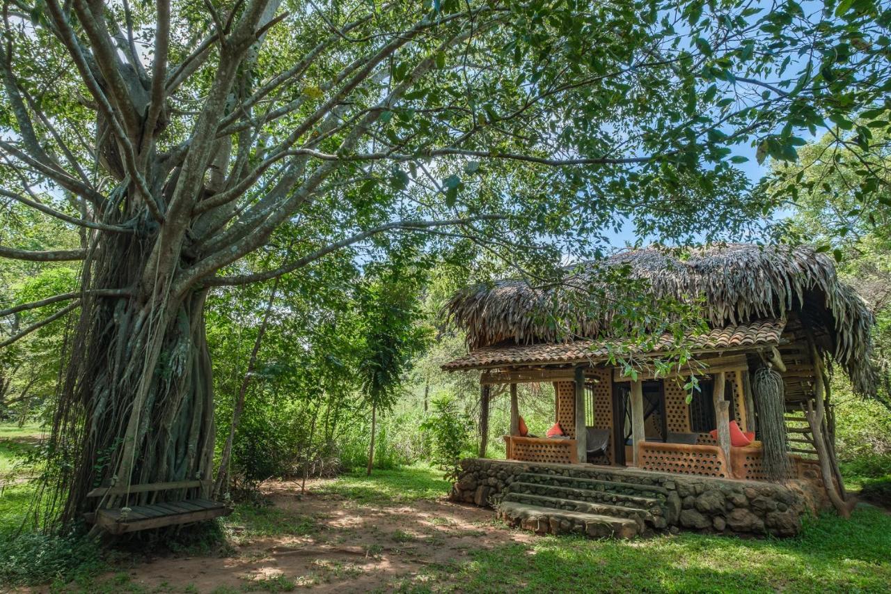Banyan Camp Villa Hambegamuwa Exterior photo
