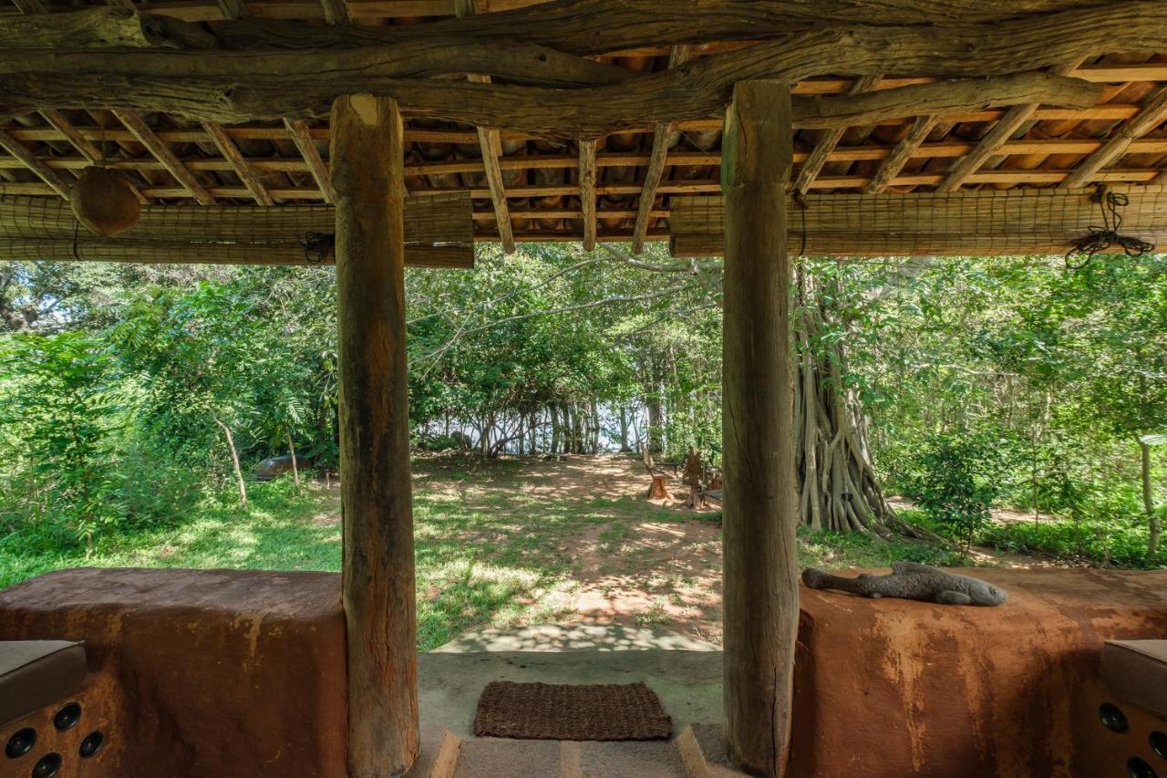Banyan Camp Villa Hambegamuwa Exterior photo