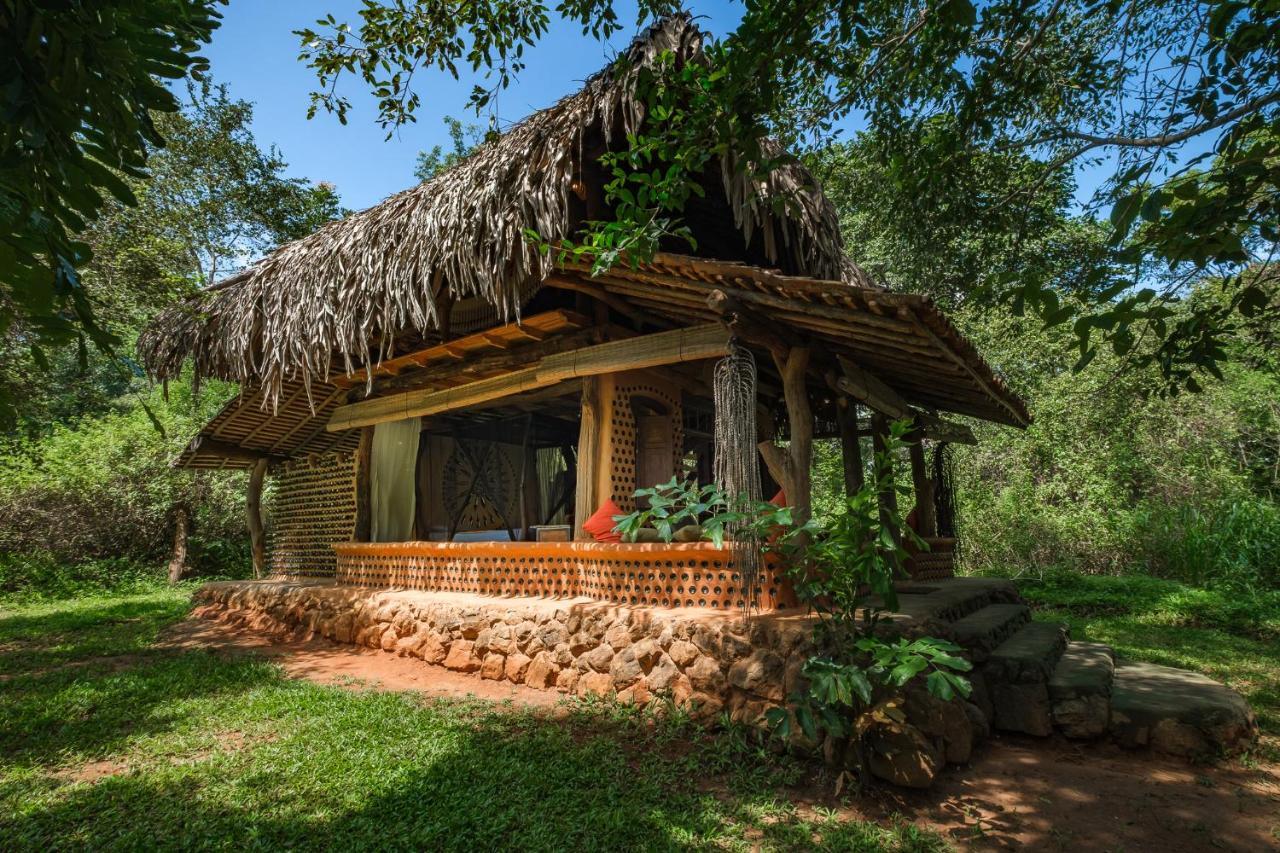 Banyan Camp Villa Hambegamuwa Exterior photo