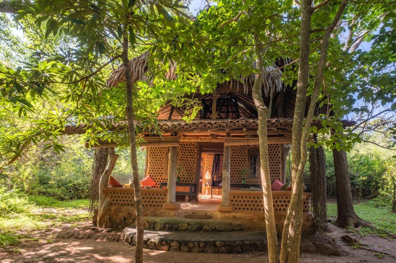 Banyan Camp Villa Hambegamuwa Exterior photo