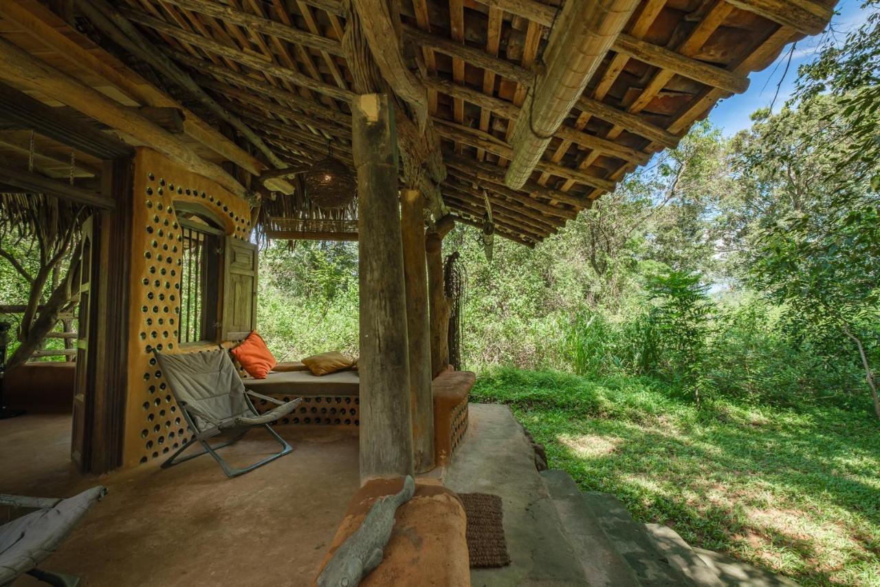 Banyan Camp Villa Hambegamuwa Exterior photo